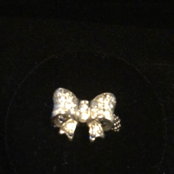 Sterling silver mesh bow ring with crystal detail - Picture 3 of 6